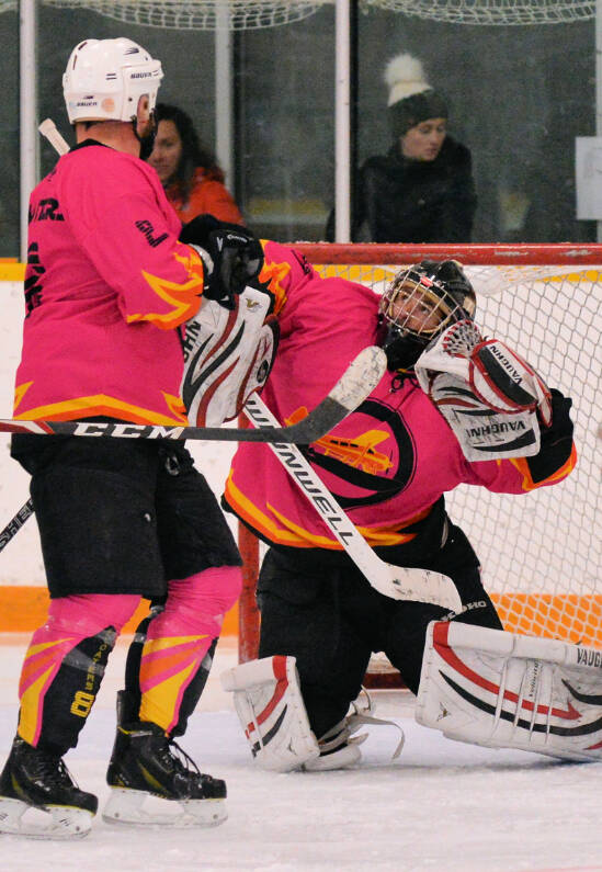 30935415_web1_221116-LDN_Rechockey--hockey_4