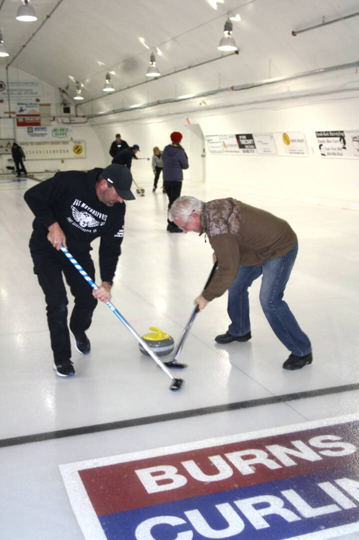 31051240_web1_221123-LDN_curling-pics_5