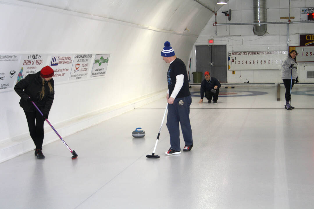31051240_web1_221123-LDN_curling-pics_7