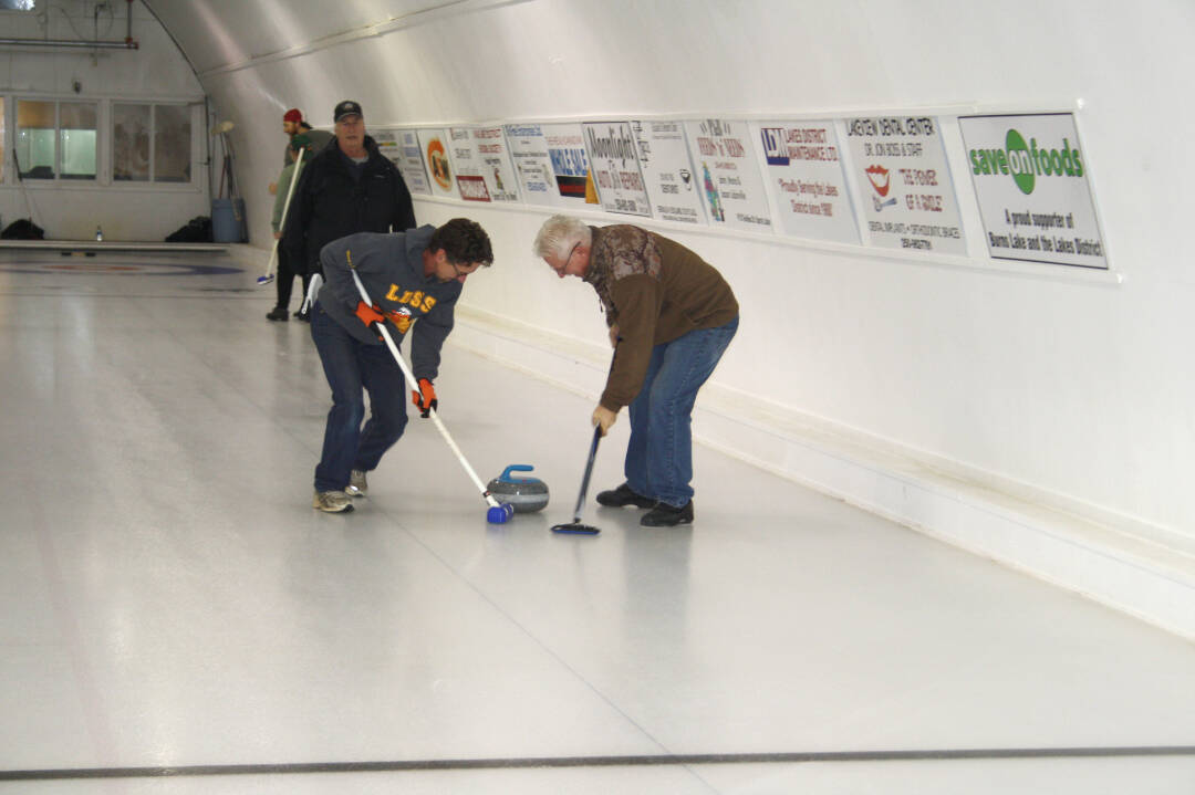 31062329_web1_221123-LDN_firemen_curling-pics_4