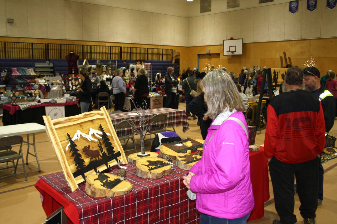 31119652_web1_221130-LDN_library_craft_fair-pics_10