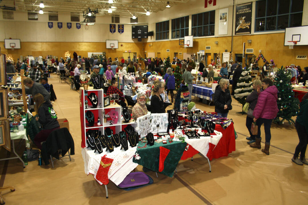 31119652_web1_221130-LDN_library_craft_fair-pics_7