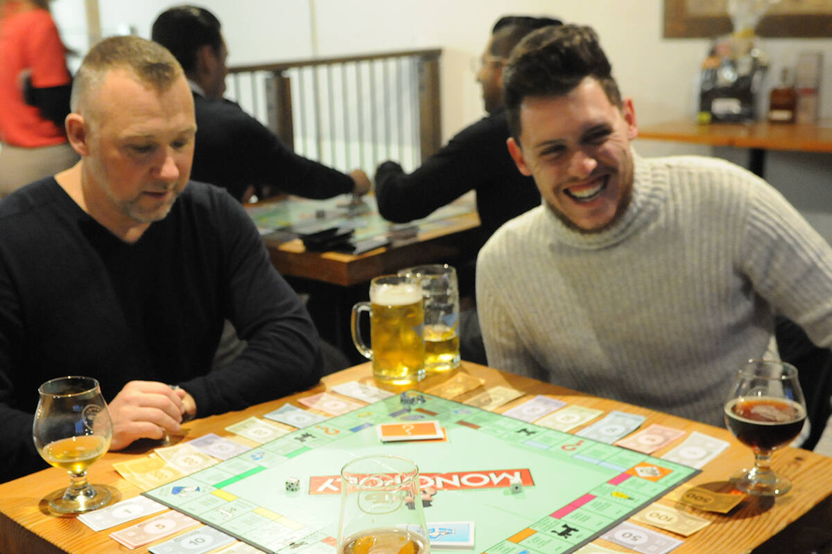 31203511_web1_Monopoly4