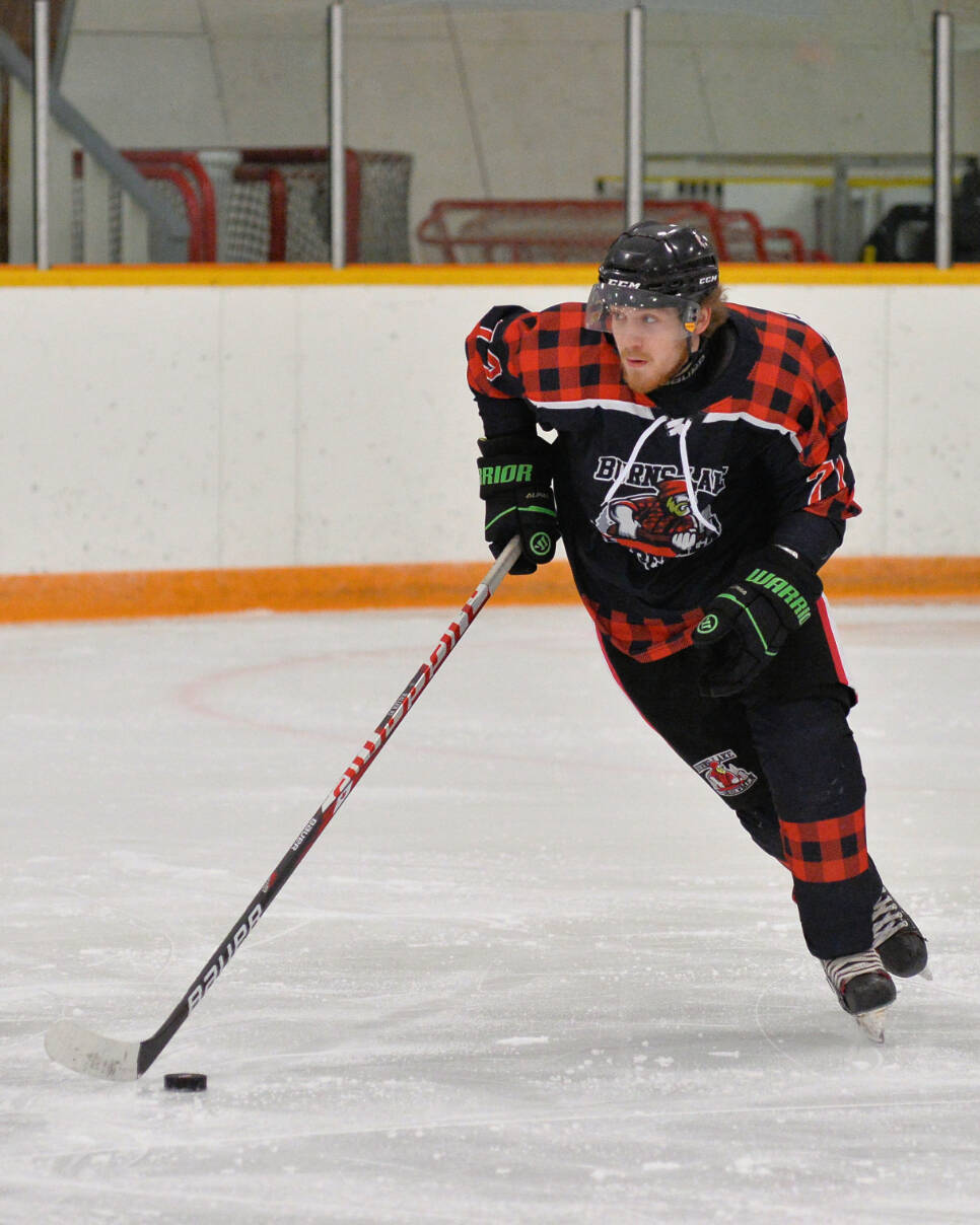 31287285_web1_221221-LDN_Timbermen-hockey_6