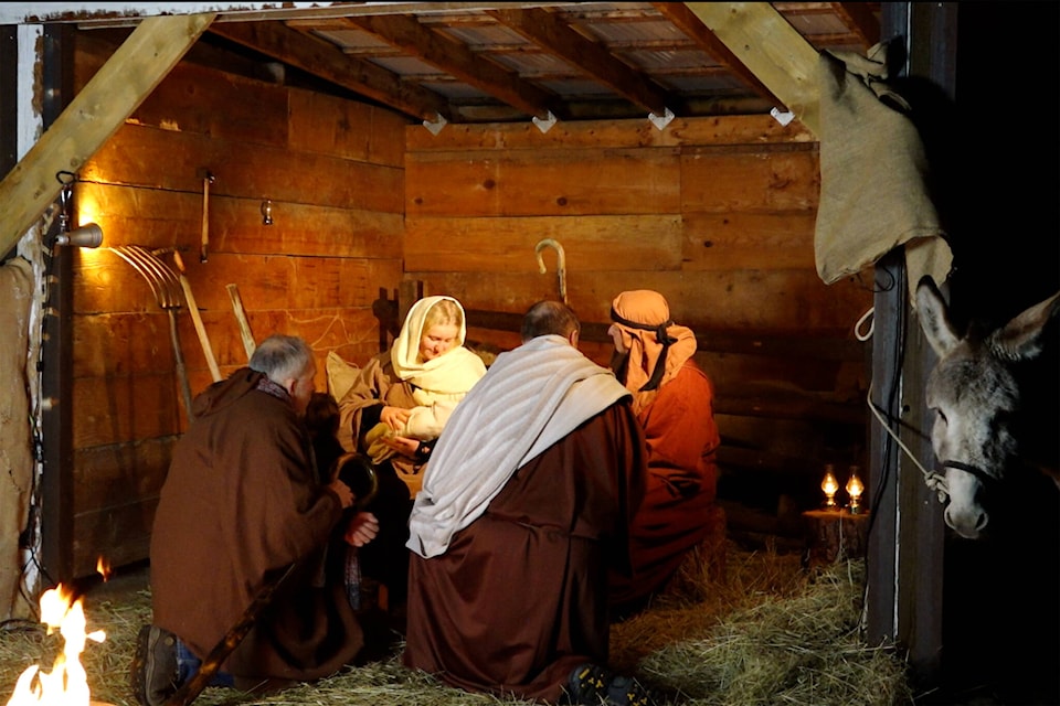 31394795_web1_201217-SUM-XMAS-Nativity-SUMMERLAND_1