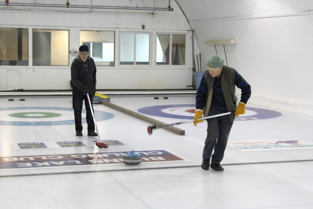 31550906_web1_230118-LDN_Seniors-Curling-pics_3