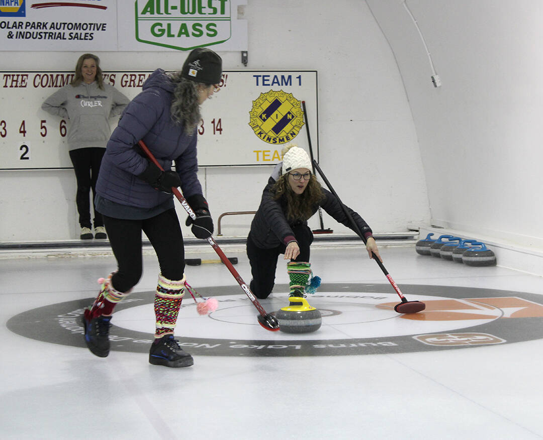 31582382_web1_230125-LDN_ladies-curling-pics_10