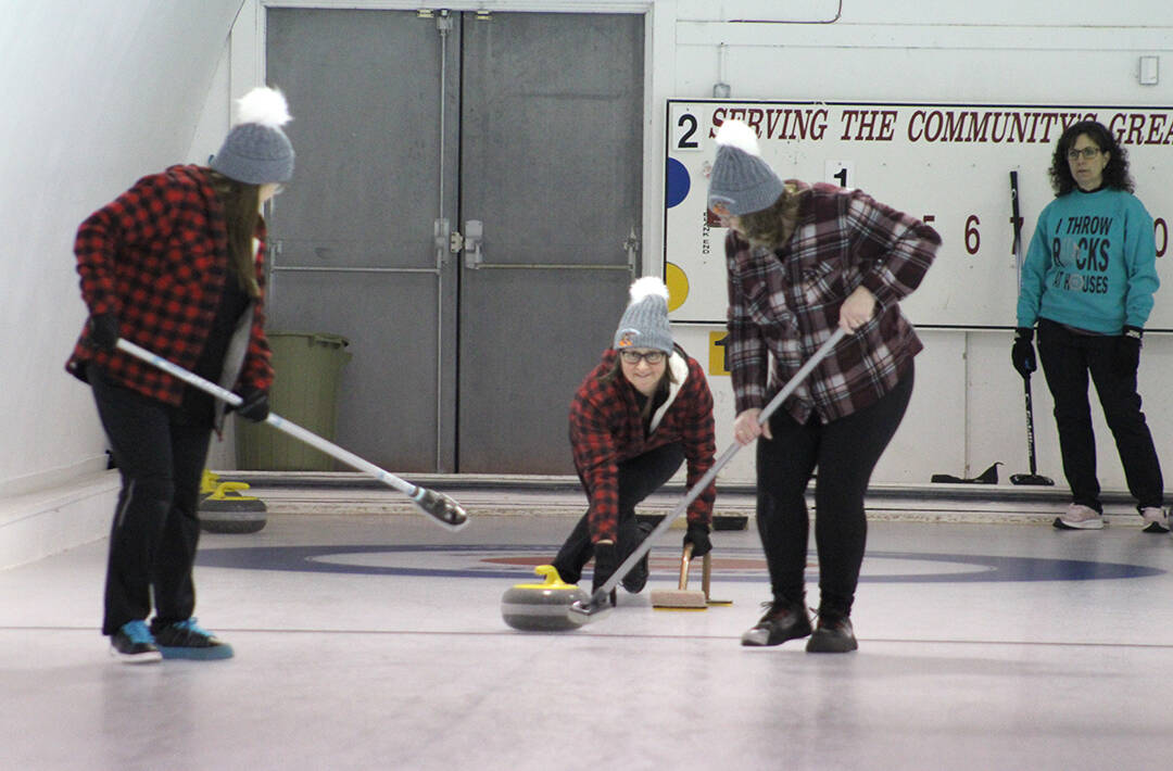 31582382_web1_230125-LDN_ladies-curling-pics_3