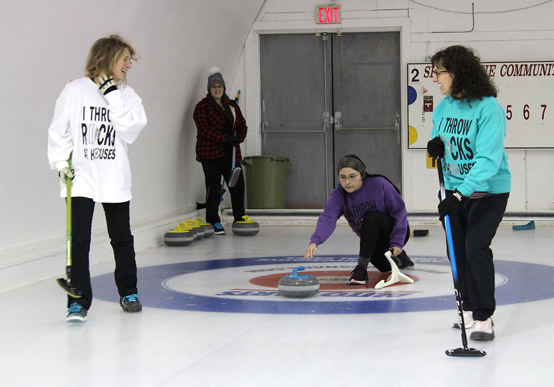 31582382_web1_230125-LDN_ladies-curling-pics_5