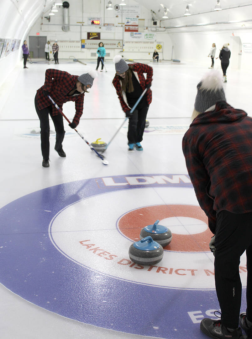 31582382_web1_230125-LDN_ladies-curling-pics_7