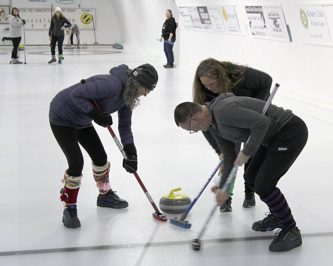 31582382_web1_230125-LDN_ladies-curling-pics_9