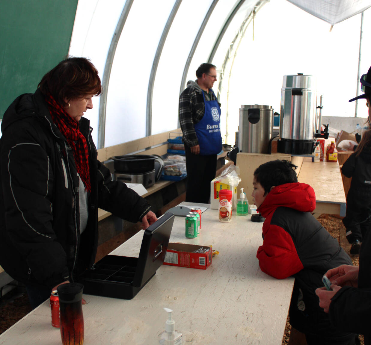 31835421_web1_230215-LDN_Coldsmoke-pics_20