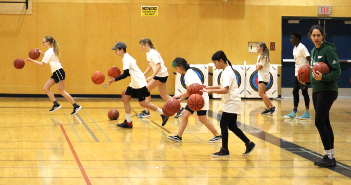 32015622_web1_230308-LDN_UNBC-Basketball-pics_10