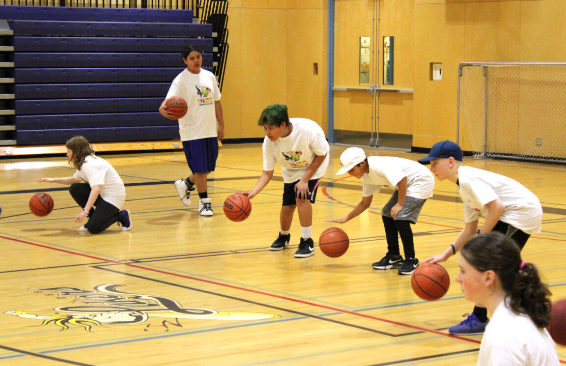 32015622_web1_230308-LDN_UNBC-Basketball-pics_3
