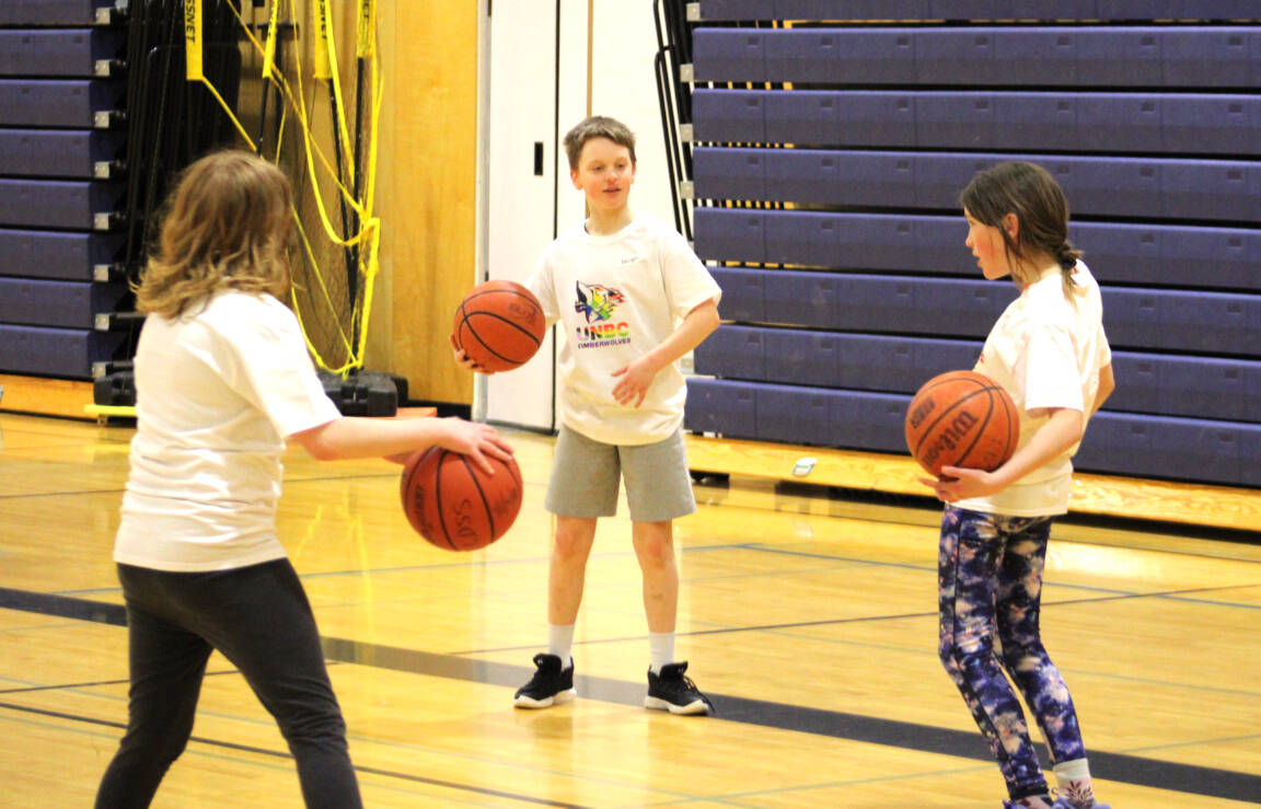 32015622_web1_230308-LDN_UNBC-Basketball-pics_7
