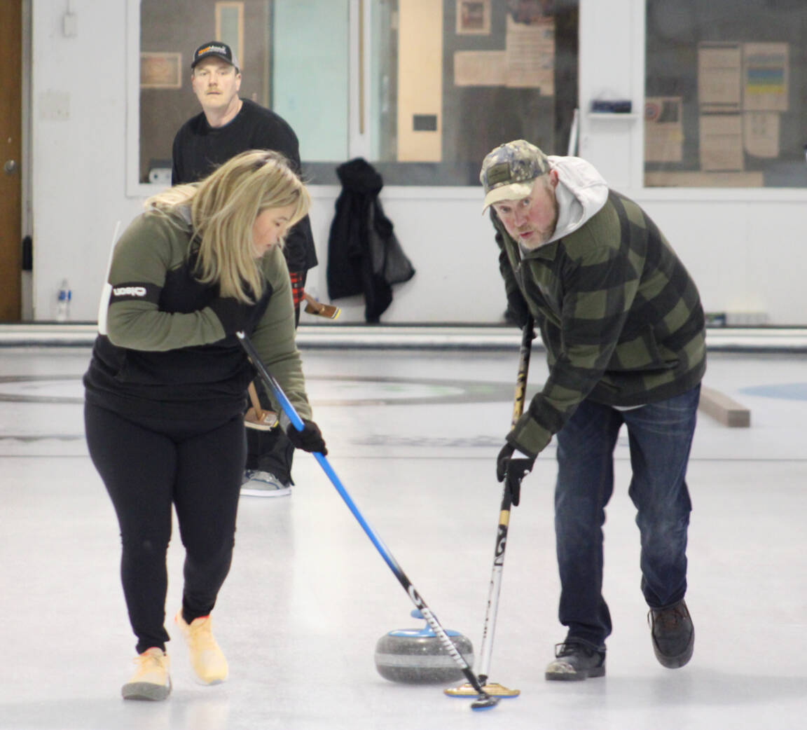 32044270_web1_230315-LDN_curling-pics_11