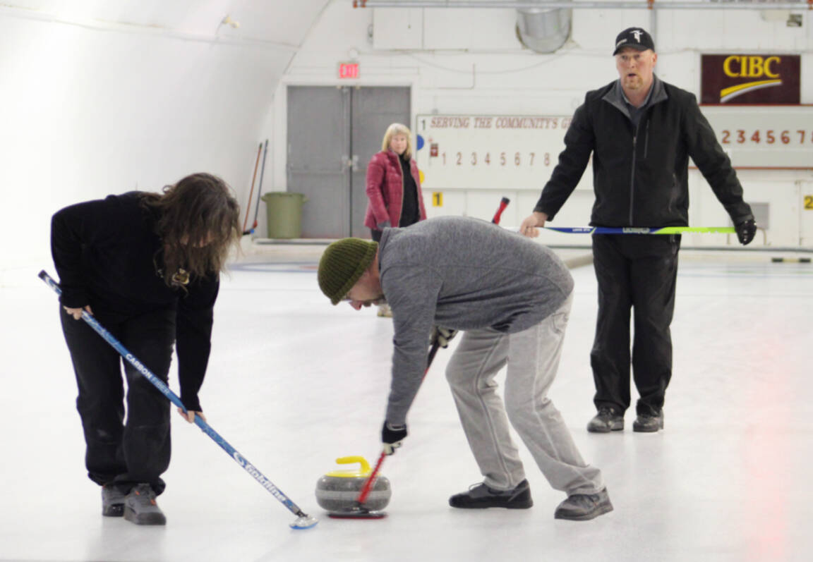 32044270_web1_230315-LDN_curling-pics_5