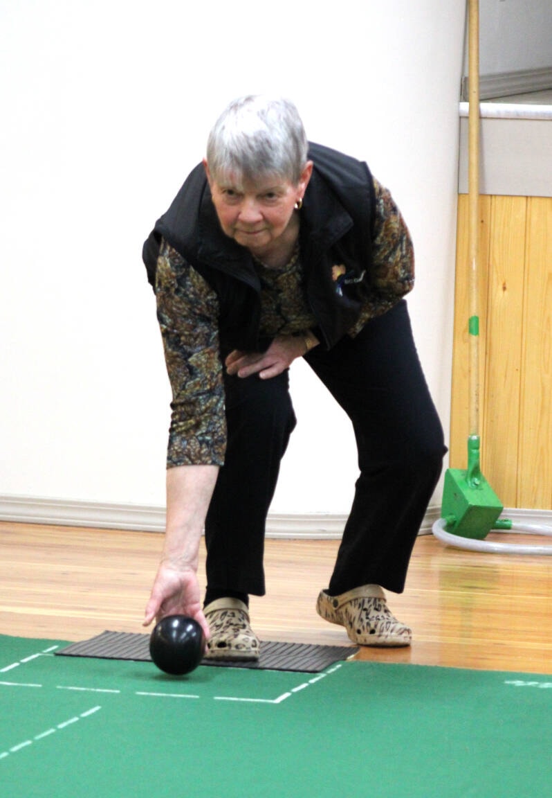 32044352_web1_230322-LDN_carpet_bowling-pics_2