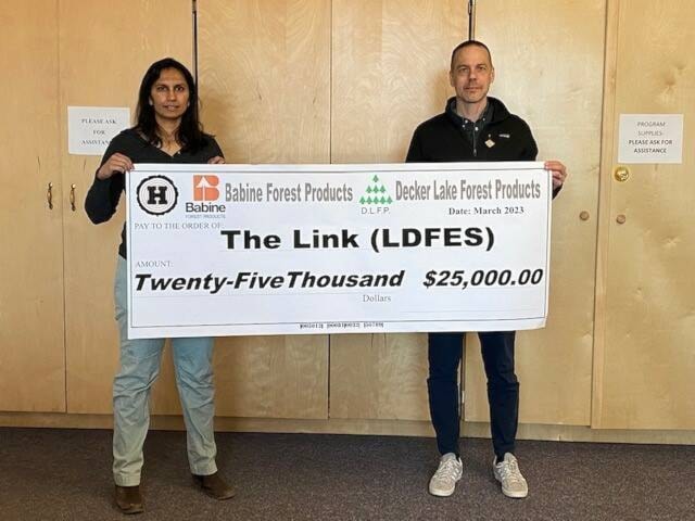 32296684_web1_230405-LDN_foodbank-hampton_1