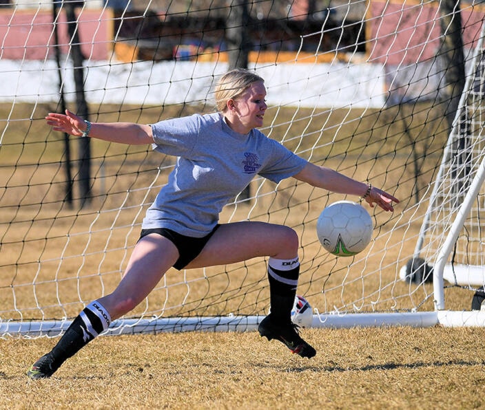 32516423_web1_230503-LDN_soccer-soccer_2