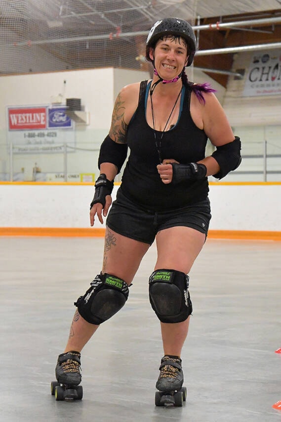 32699708_web1_230517-LDN_rollerderby-roller_2