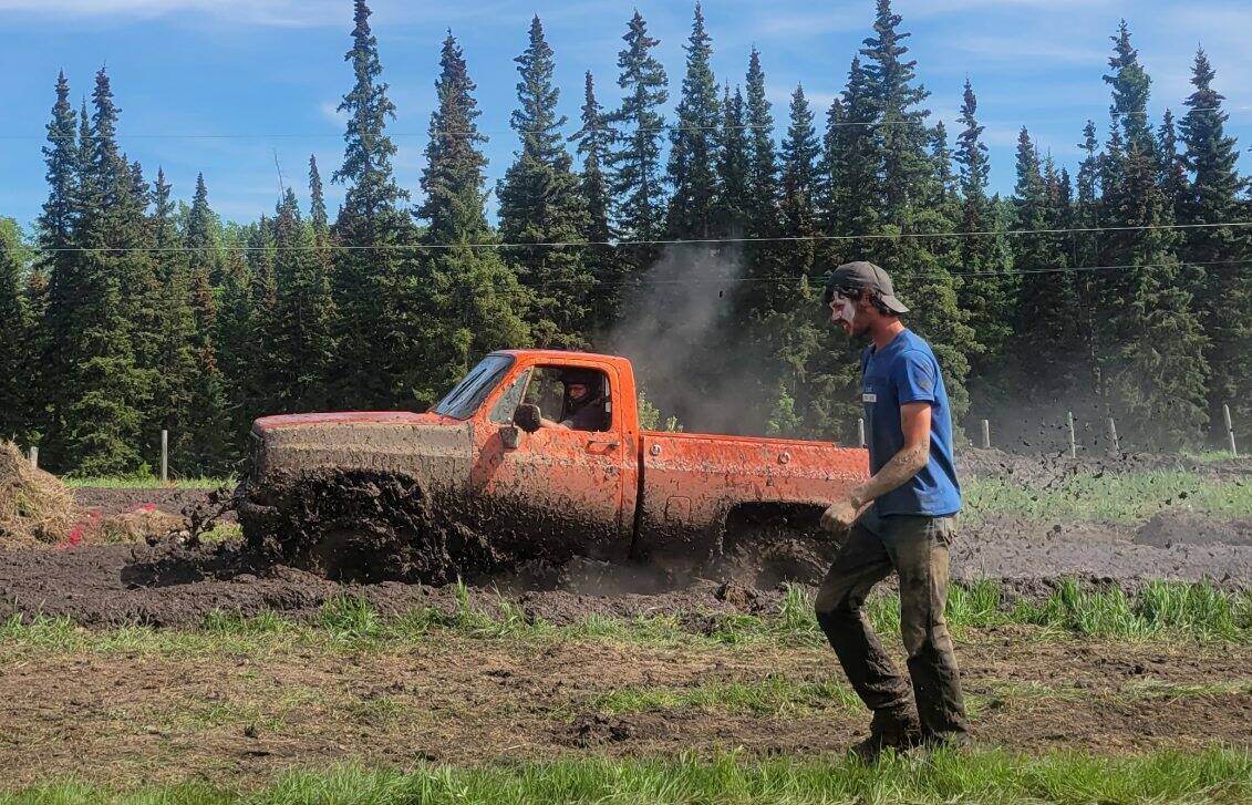 32894325_web1_230607-LDN_mudbogs-mudbogs_1