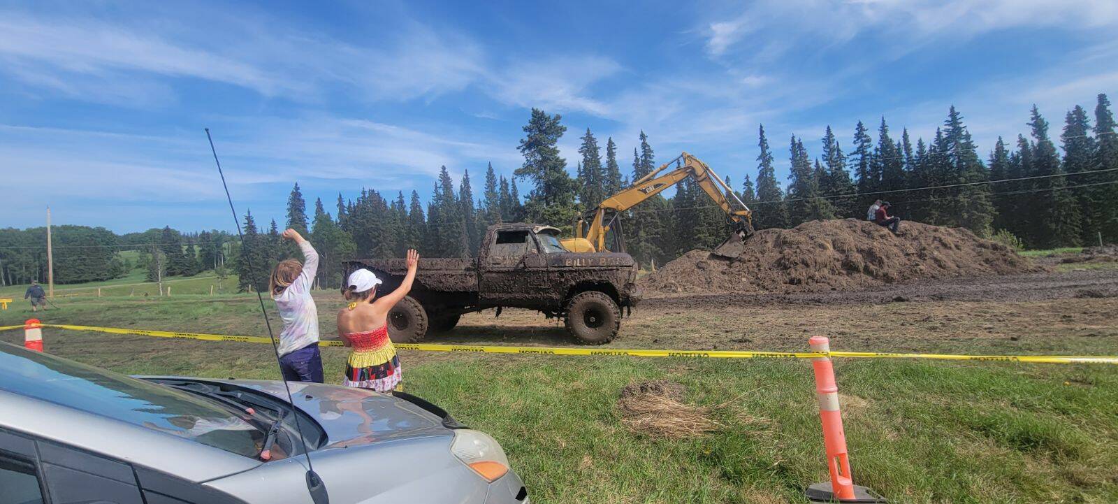 32894325_web1_230607-LDN_mudbogs-mudbogs_12