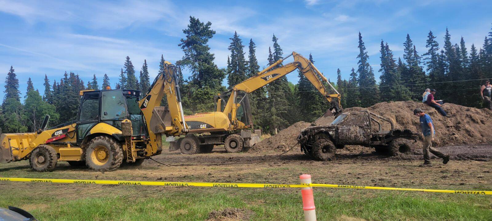 32894325_web1_230607-LDN_mudbogs-mudbogs_13
