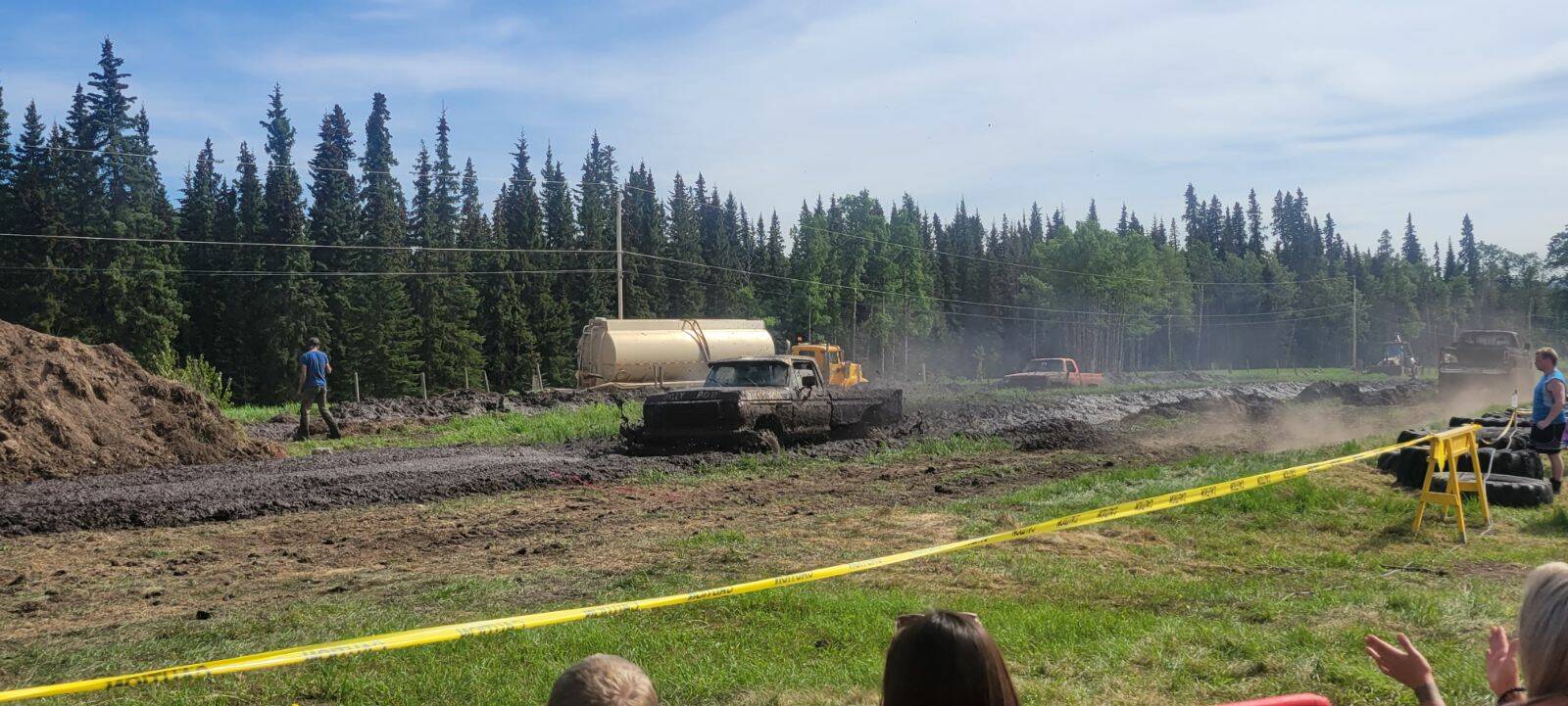32894325_web1_230607-LDN_mudbogs-mudbogs_7