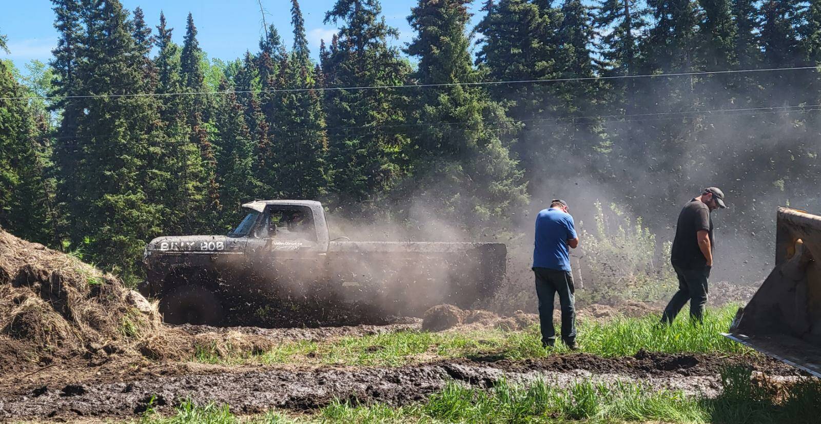 32894325_web1_230607-LDN_mudbogs-mudbogs_9