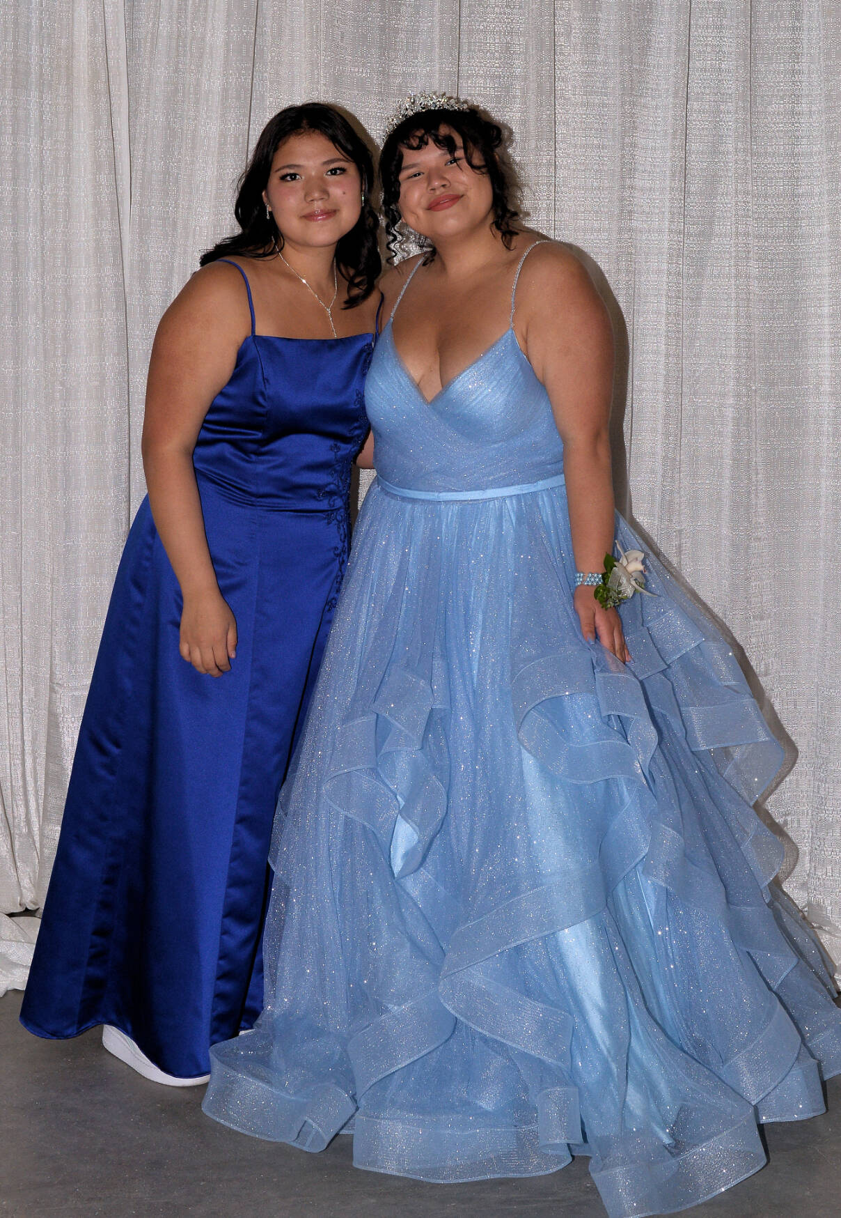 33050724_web1_230621-LDN_grad-grad_12