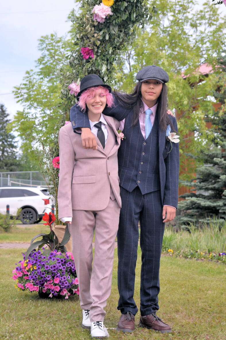33050724_web1_230621-LDN_grad-grad_13