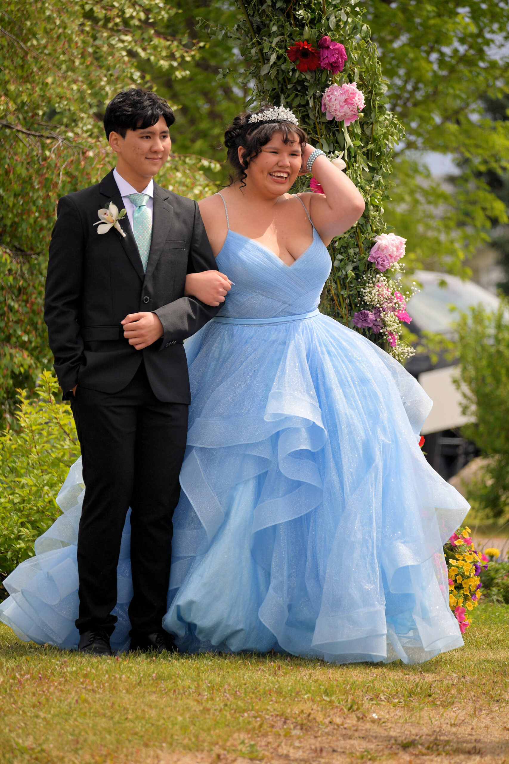 33050724_web1_230621-LDN_grad-grad_15