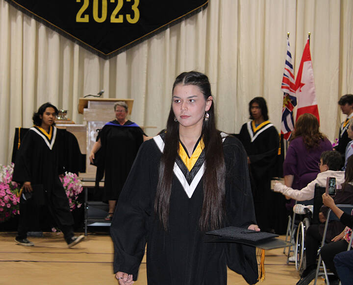 33050724_web1_230621-LDN_grad-grad_16