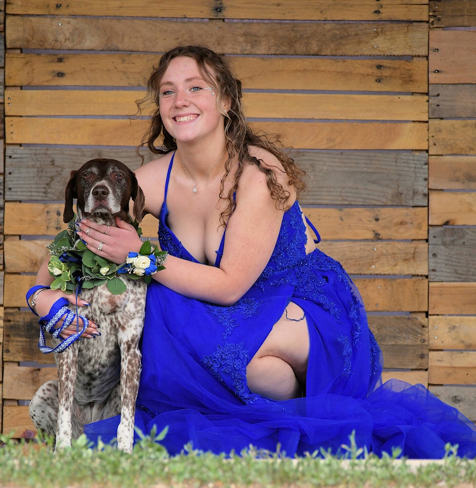 33050724_web1_230621-LDN_grad-grad_2