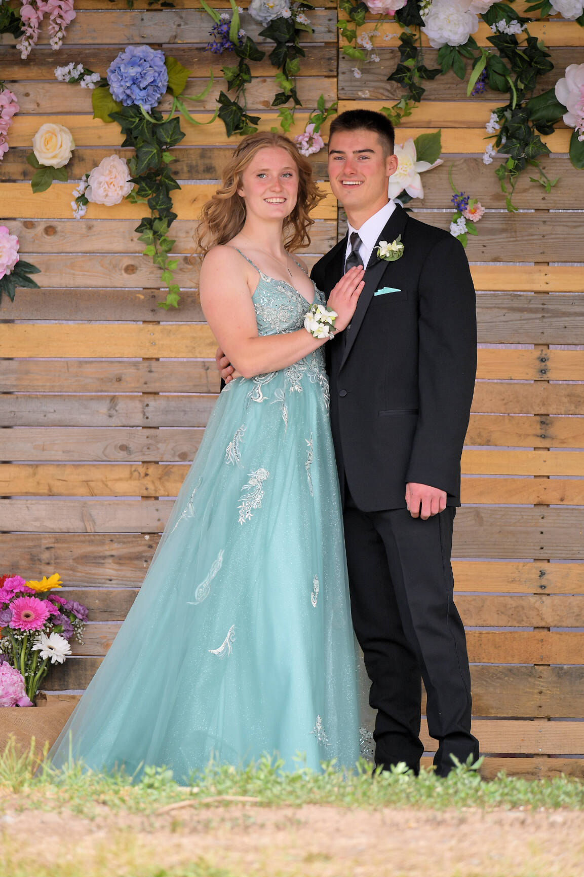 33050724_web1_230621-LDN_grad-grad_22