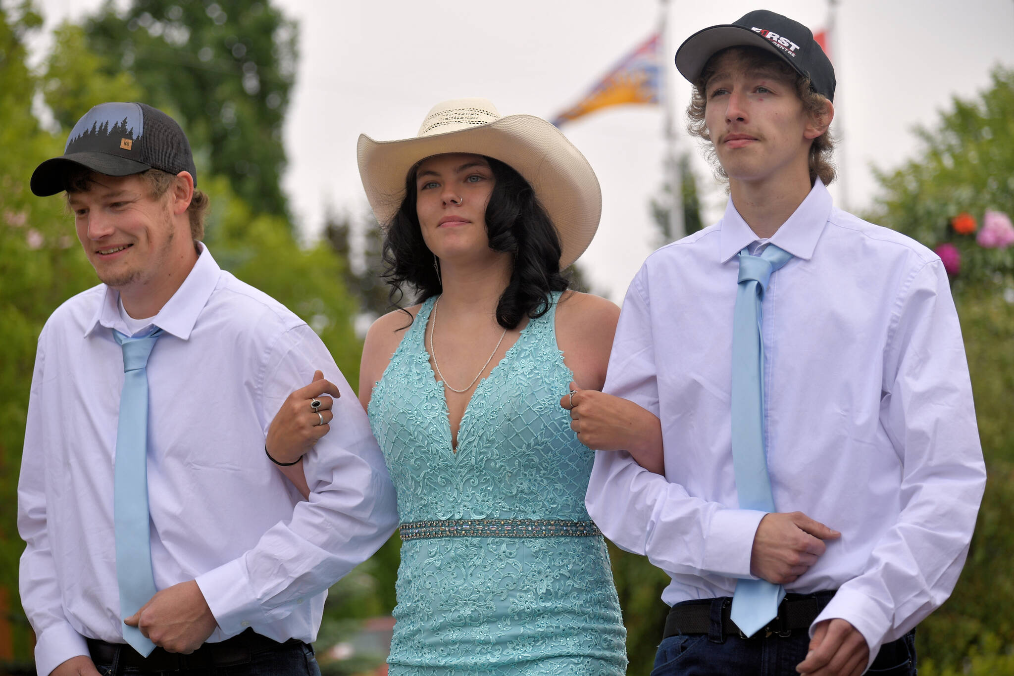 33050724_web1_230621-LDN_grad-grad_8