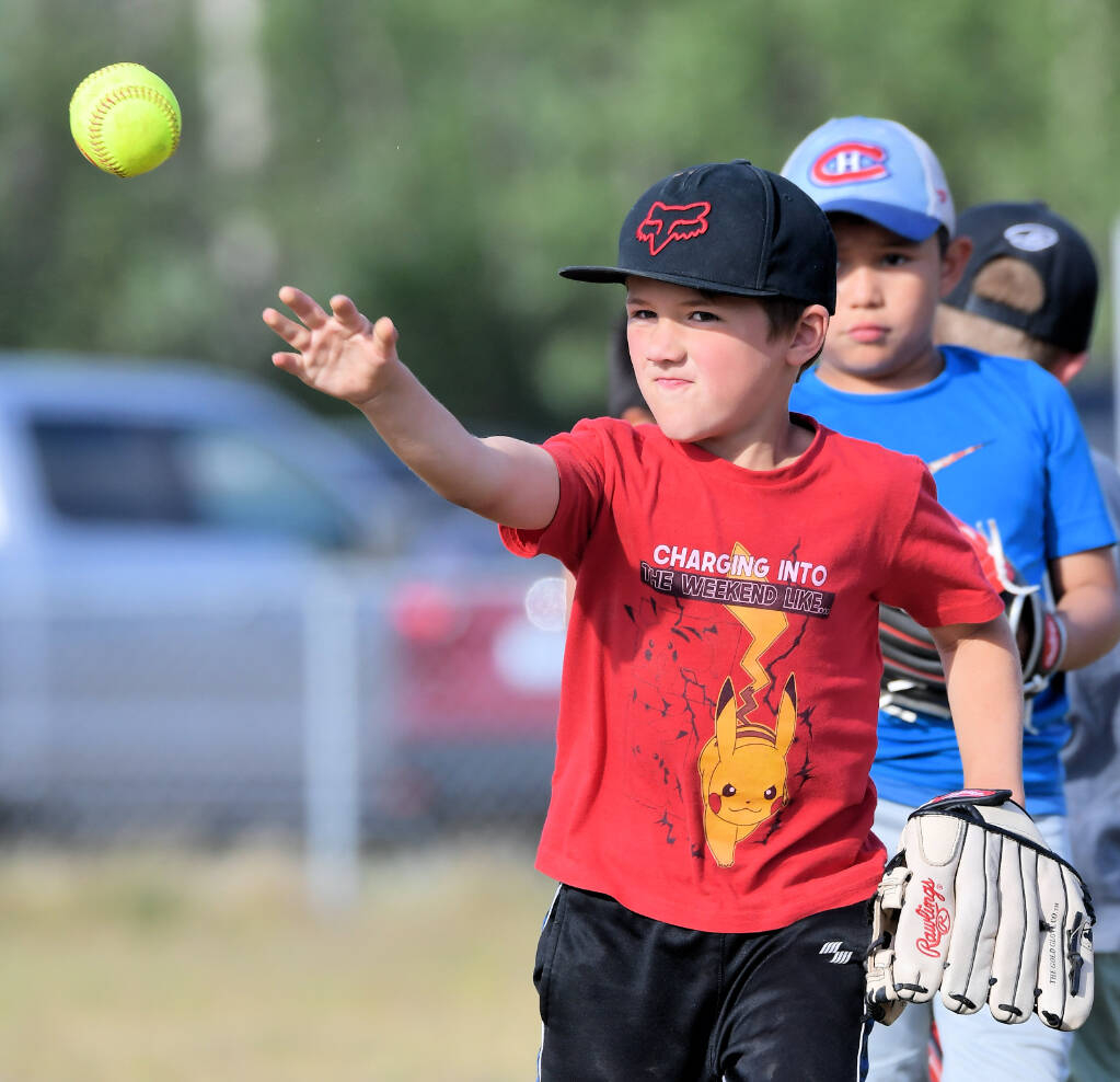 33020309_web1_230621-LDN_sofftball-softball_3