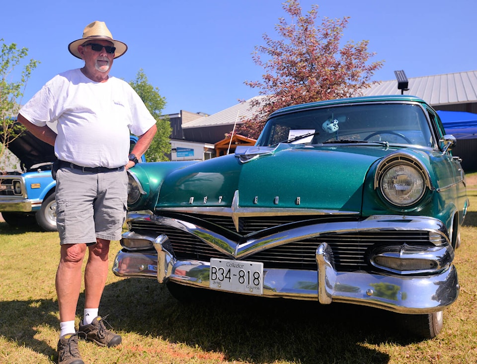33134735_web1_230705-LDN_showshine-cars_2