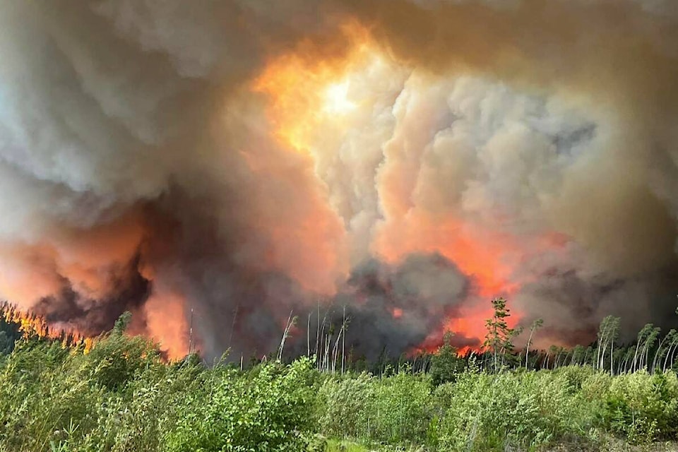 33315806_web1_230719-LDN_firepicsofcolleymount-fires_2