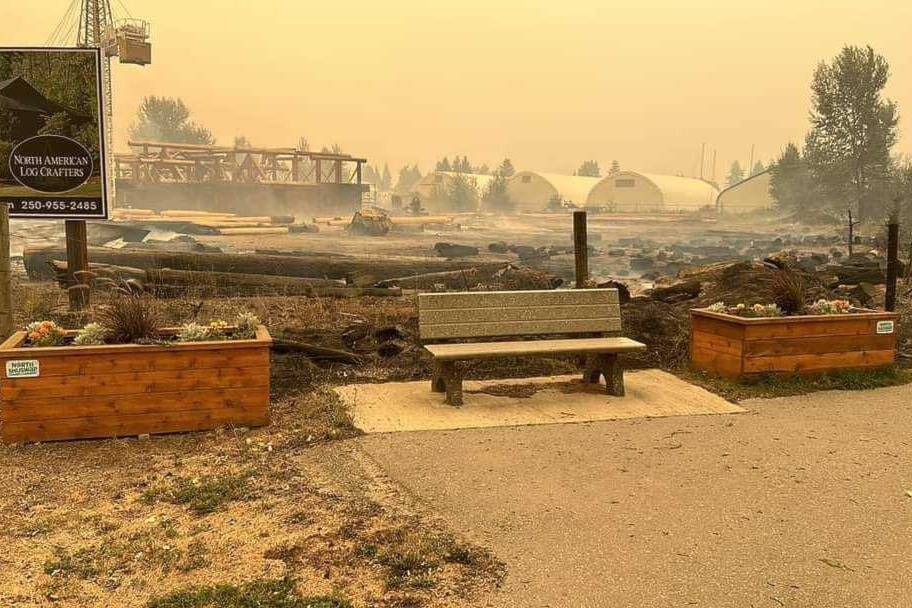 33667698_web1_230824-SAA-wildfires-Saturday-1_1