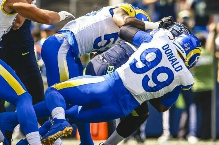 33871737_web1_230912-BPD-Moj-column-Seahawks-not-good-Rams_1