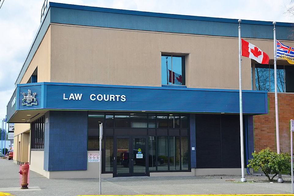 33892391_web1_230425-CRM-anti-vaxxer-disturbance-COURTHOUSE_3