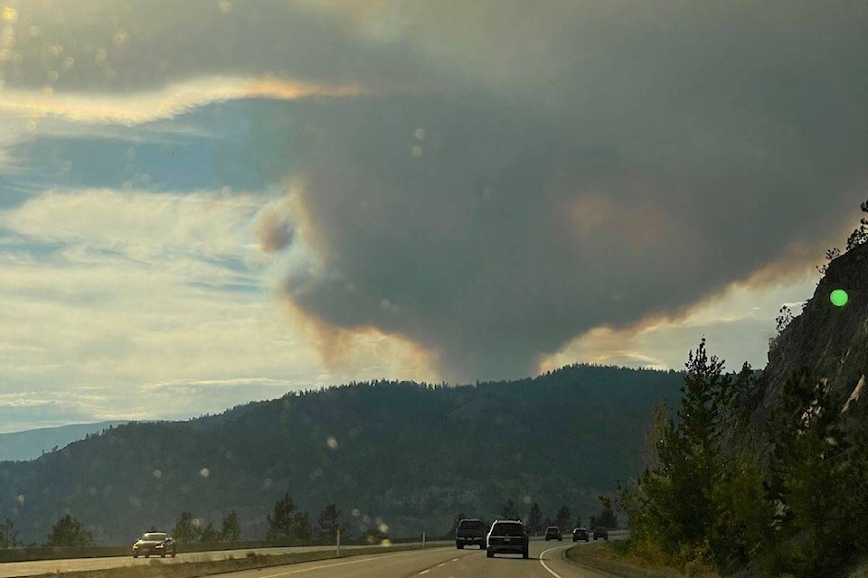 33927489_web1_230921-WEK-peachlandfiremonday-fdsa_1