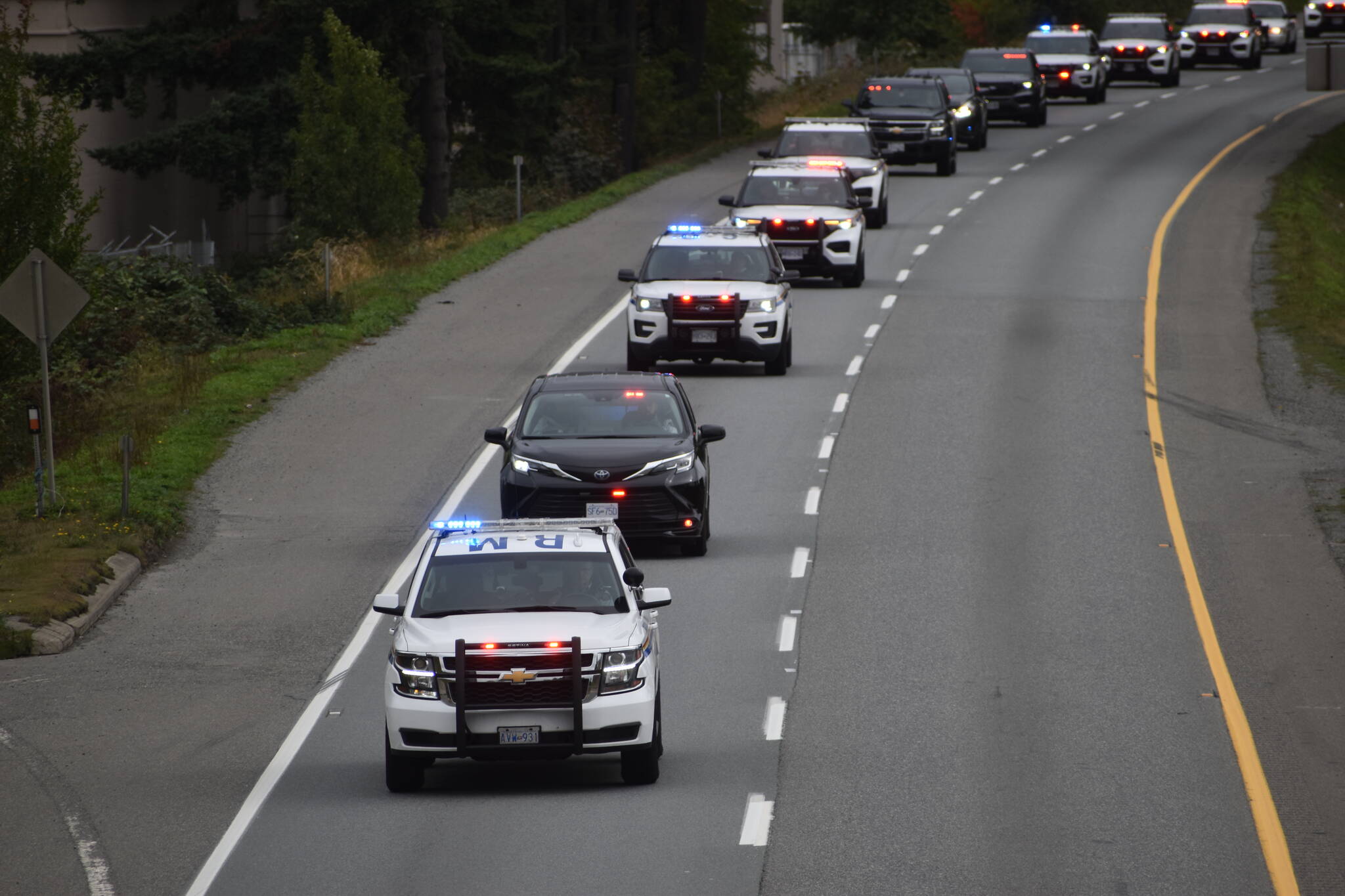 34026993_web1_230928-ABB-procession-3_3