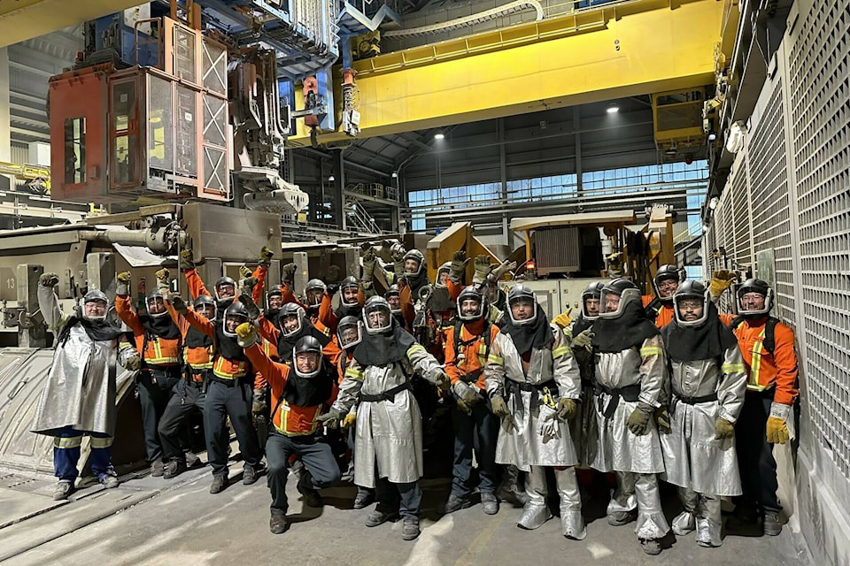 34112423_web1_231012-NSE-Rio-Tinto-Full-Capacity-crew_1