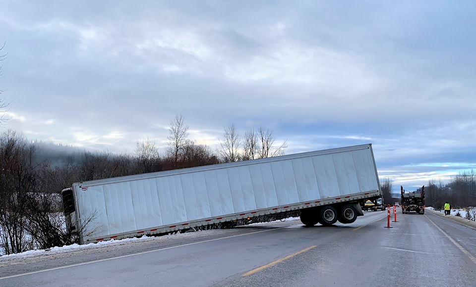 semi-accident-topaz