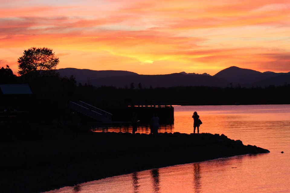 7953083_web1_Cowichan-Bay-Sunset