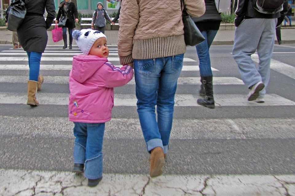 9468496_web1_171120-BPD-M-child-walking-with-mom