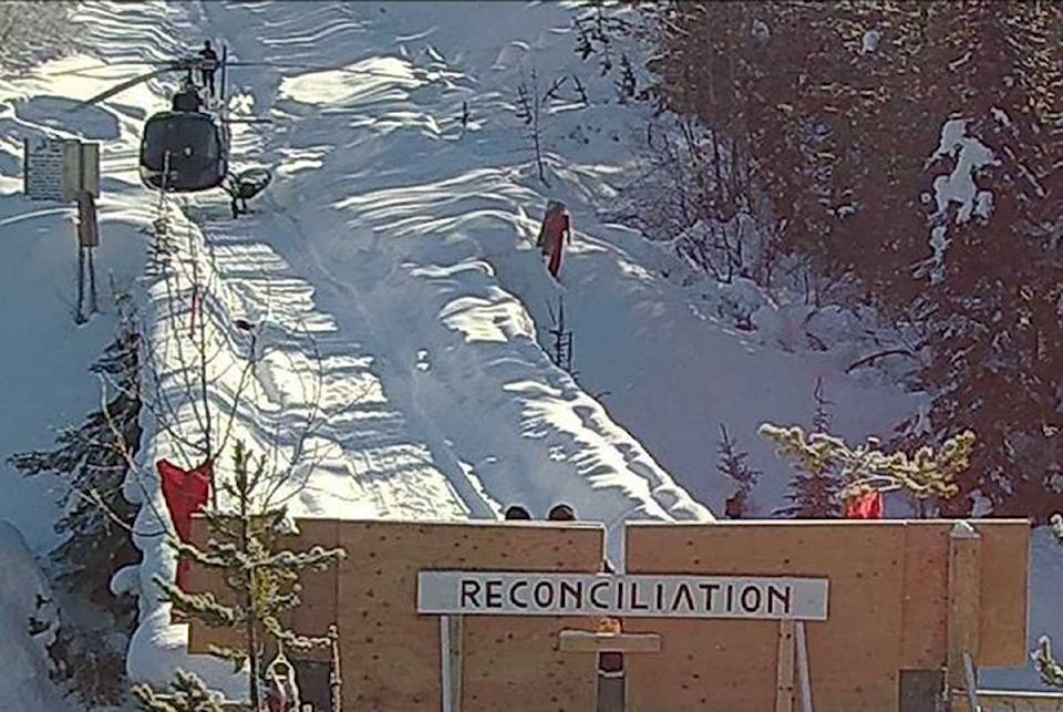 20477971_web1_200208-BPD-Unistoten-camp-RCMP_1